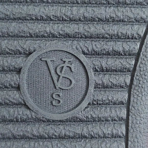 Victoria's Secret Slippers - Picture 3 of 9